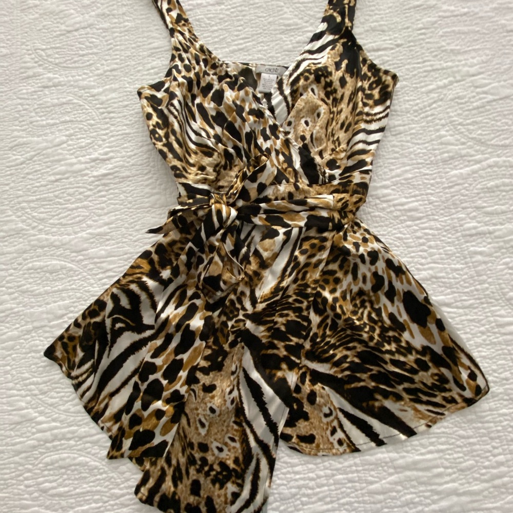 Cache top/ leopard print